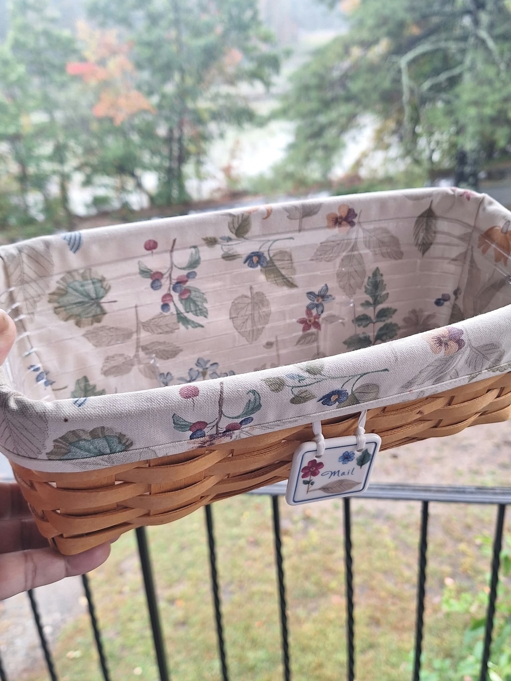 Longaberger Woven  Basket with Floral Liner Ceramic Tag - Cream